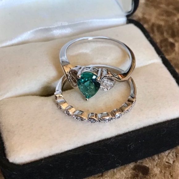 Emerald Ring Set - Picture 4 of 5